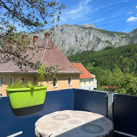 Alpine Rosy Eisenerz